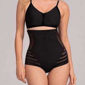 Never worn! Honeylove Queen Brief Medium